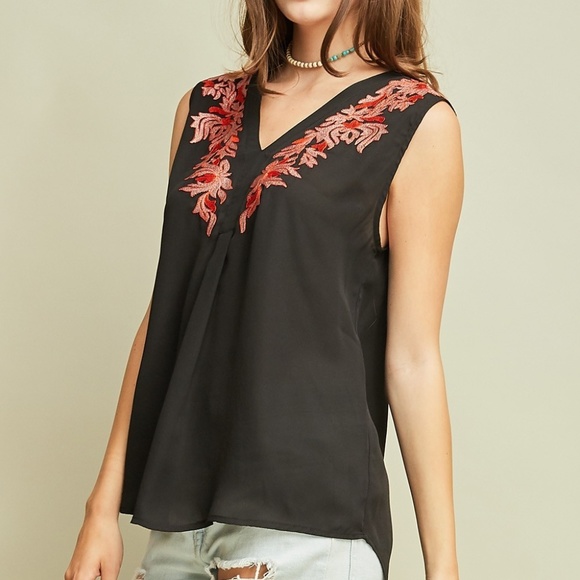 ENTRO V-neck Embroidered Sleeveless Tunic - Picture 3 of 7